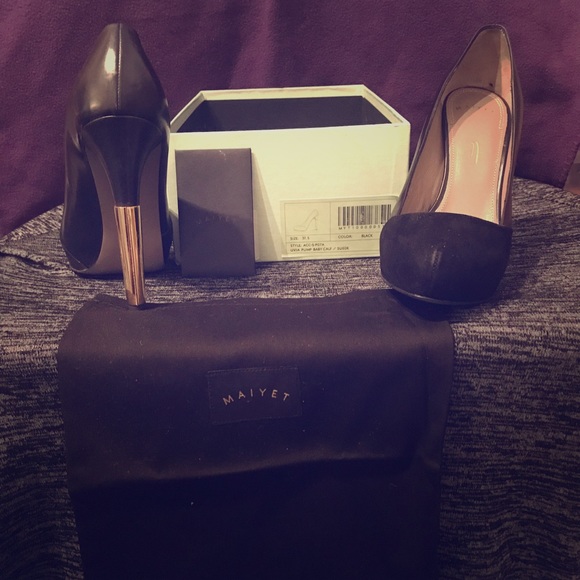 Black Maiyet Pumps - Picture 1 of 8